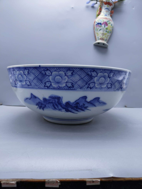 古玩陶瓷日本青花山水大碗拍賣,當前價格1999元