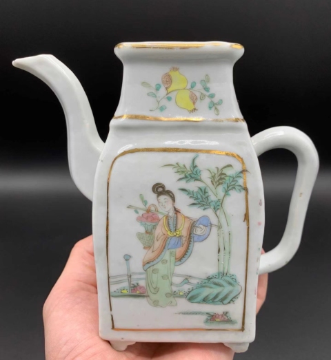 古玩陶瓷晚清民國名家汪淦泉作四方侍女紋執(zhí)壺拍賣，當前價格1300元