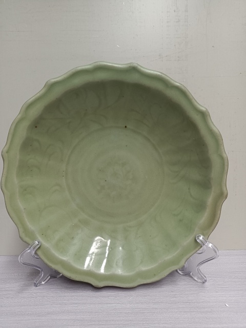 古玩陶瓷龍泉窯刻花盤拍賣，當前價格38888元