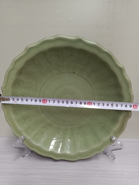 古玩陶瓷龍泉窯刻花盤拍賣，當前價格38888元