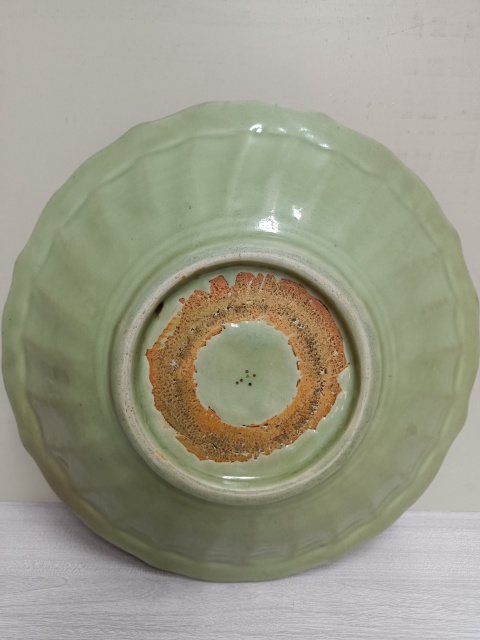 古玩陶瓷龍泉窯刻花盤拍賣，當前價格38888元