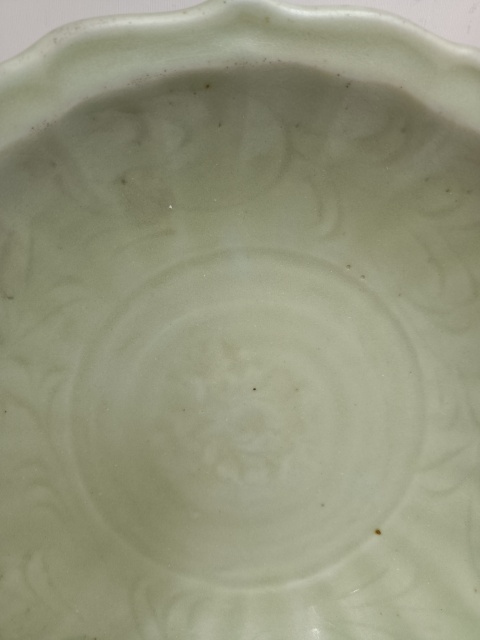 古玩陶瓷龍泉窯刻花盤拍賣，當前價格38888元