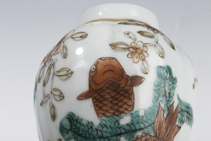 古玩陶瓷乾隆·粉彩魚藻紋雞腿瓶拍賣,當前價格5880元