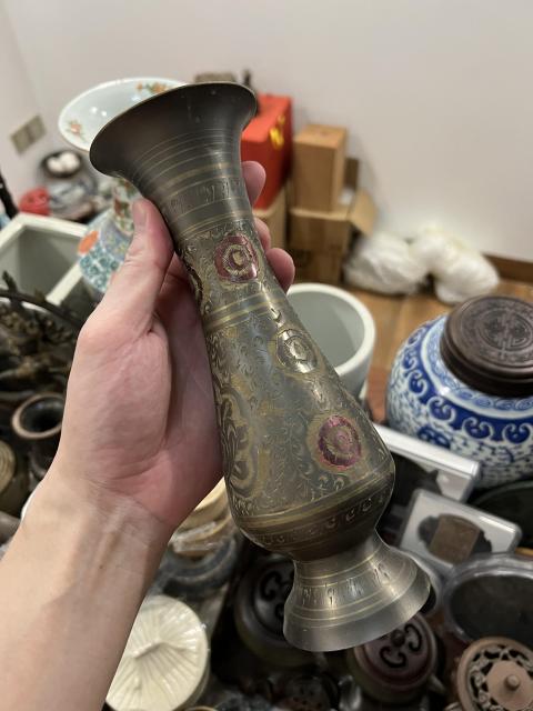 古玩雜項(特價)晚清民國刻畫銅瓶拍賣,當前價格298元