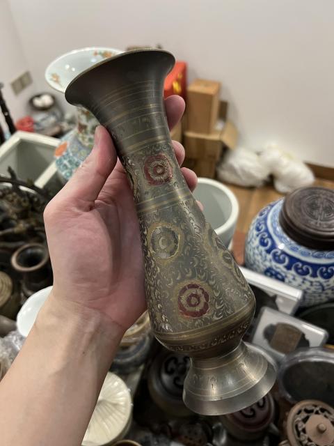 古玩雜項(特價)晚清民國刻畫銅瓶拍賣,當前價格298元
