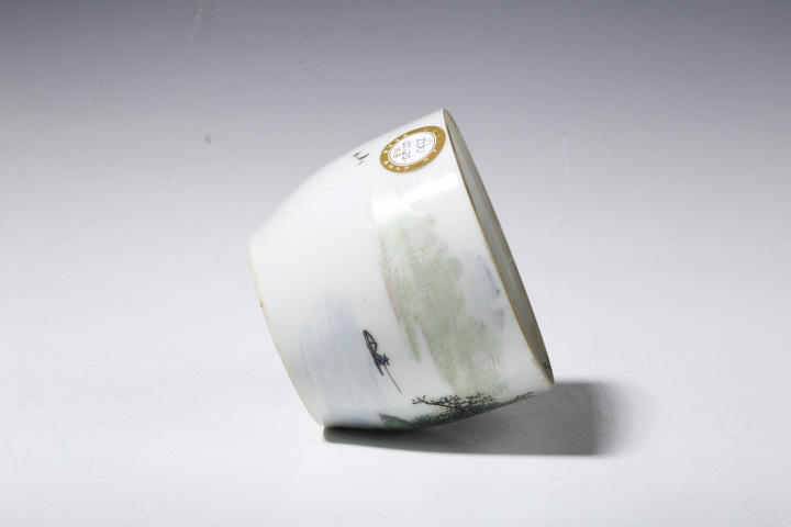 古玩陶瓷民國·淺絳彩山水紋蓋缸真品鑒賞圖