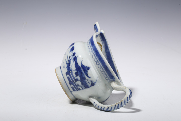 古玩陶瓷清中期?青花山水樓閣紋奶杯拍賣，當前價格1700元