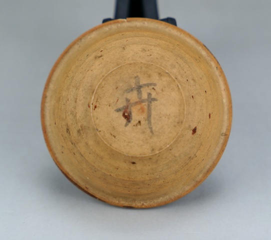 古玩陶瓷明末清初.紫金釉束口盞(約1644年)拍賣,當前價格996元