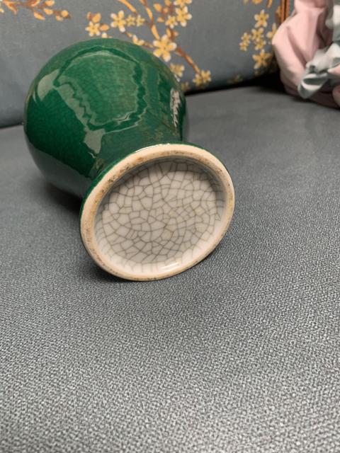 古玩陶瓷綠哥釉觀音瓶拍賣,當前價格8000元
