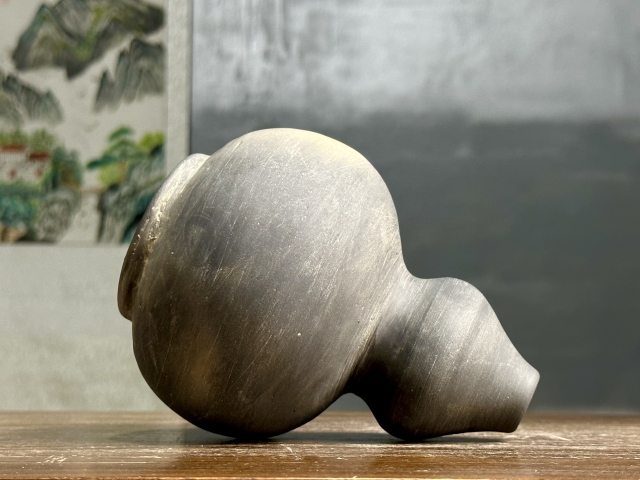 古玩陶瓷清代?黑陶葫蘆瓶拍賣，當前價格1700元