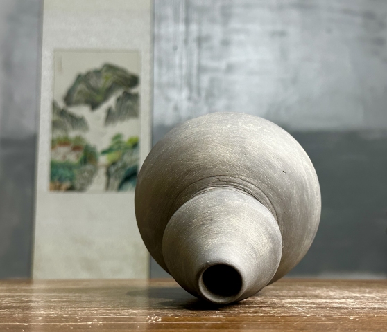 古玩陶瓷清代?黑陶葫蘆瓶拍賣，當前價格1700元