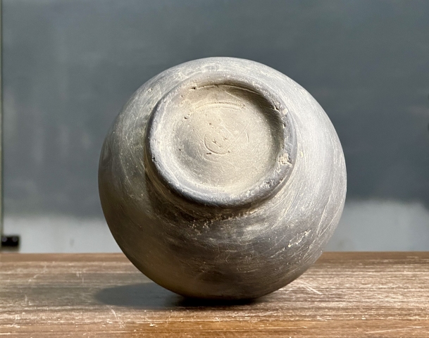 古玩陶瓷清代?黑陶葫蘆瓶拍賣，當前價格1700元