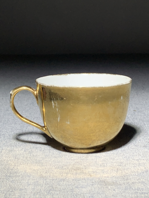 古玩陶瓷【民國(guó)·通體金光燦燦,趣味盎然】通體金釉把杯拍賣,當(dāng)前價(jià)格777元