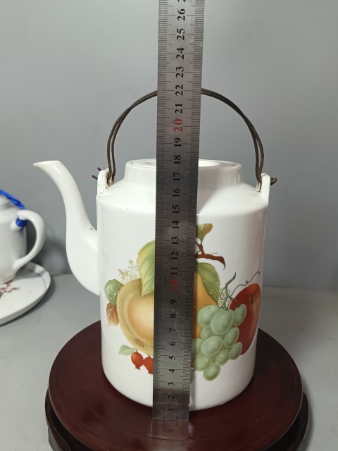 古玩陶瓷彩繪水果紋大提梁壺拍賣,當前價格188元