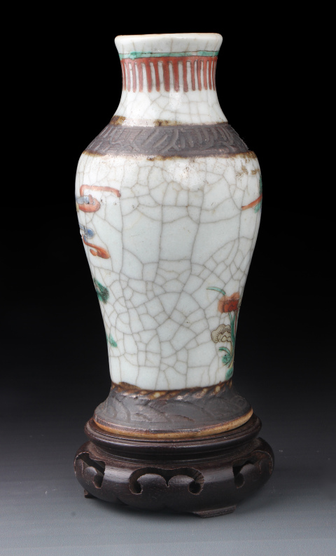 古玩陶瓷【8512】清咸豐哥釉五彩劉海戲金蟾圖瓶拍賣，當前價格3280元