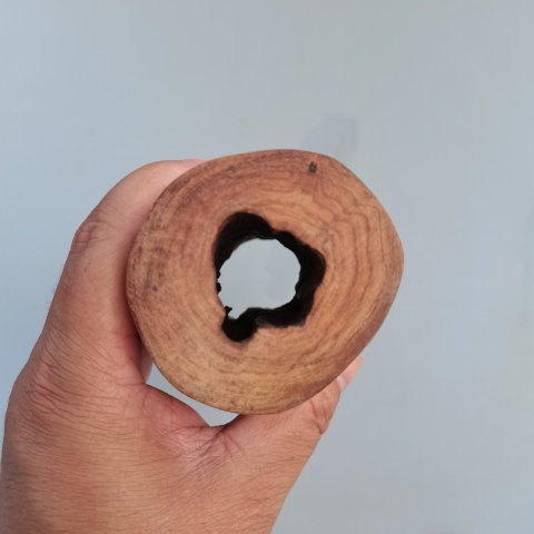 古玩雜項海南黃花梨隨型筆筒拍賣,當前價格4800元