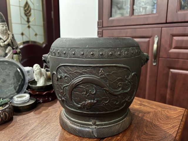 古玩雜項（帶保真卡）民國獅耳龍紋銅缸拍賣，當(dāng)前價格1555元