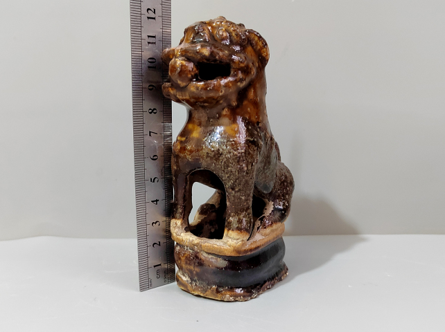 古玩陶瓷清晚期醬釉獅子擺件（已實物鑒真）拍賣，當前價格1600元