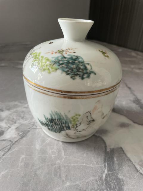古玩陶瓷清（庫出）淺降彩人物紋蓋缸拍賣，當(dāng)前價(jià)格1980元