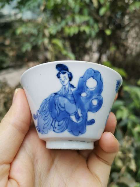 古玩陶瓷【8582】清康熙 青花美人嬰戲圖杯拍賣,當(dāng)前價格2560元