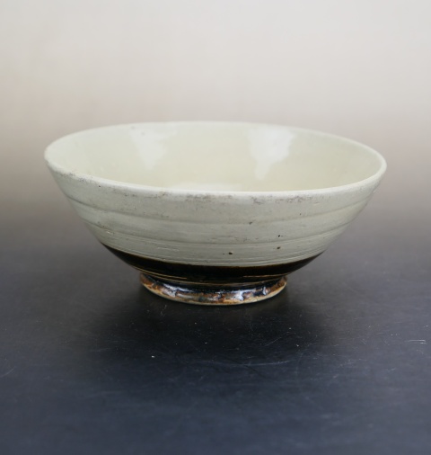 古玩陶瓷元代.黑白釉緇素碗（1279年-1368年）拍賣，當(dāng)前價(jià)格3600元