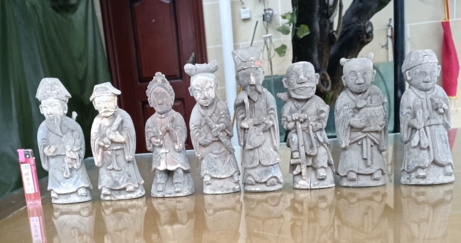 古玩雜項清代八仙木雕一整套拍賣，當前價格9800元