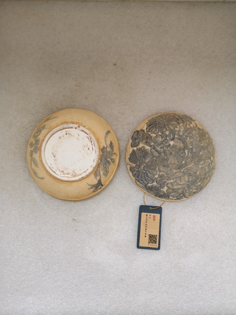 古玩陶瓷宋代青花花卉紋子母粉盒拍賣,當前價格23456元