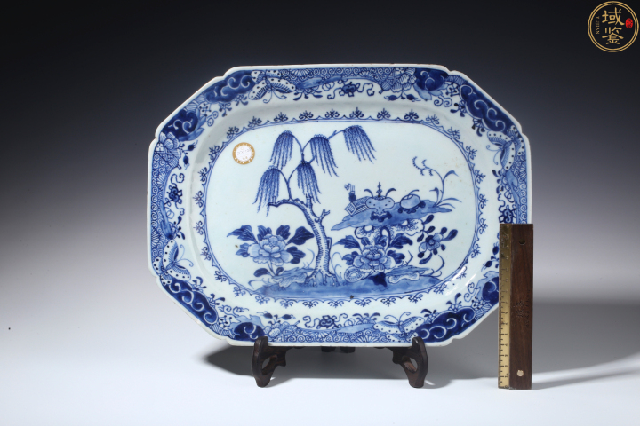 古玩陶瓷青花洞石花蝶紋八方盤拍賣,當前價格4500元
