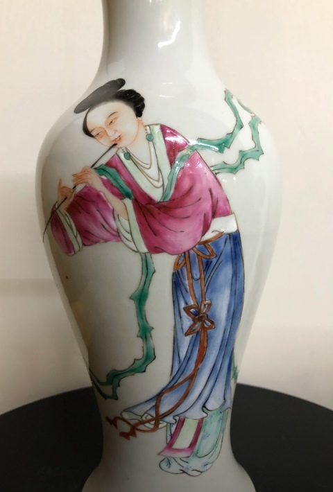 古玩陶瓷民國(guó)粉彩人物瓶拍賣,當(dāng)前價(jià)格2560元