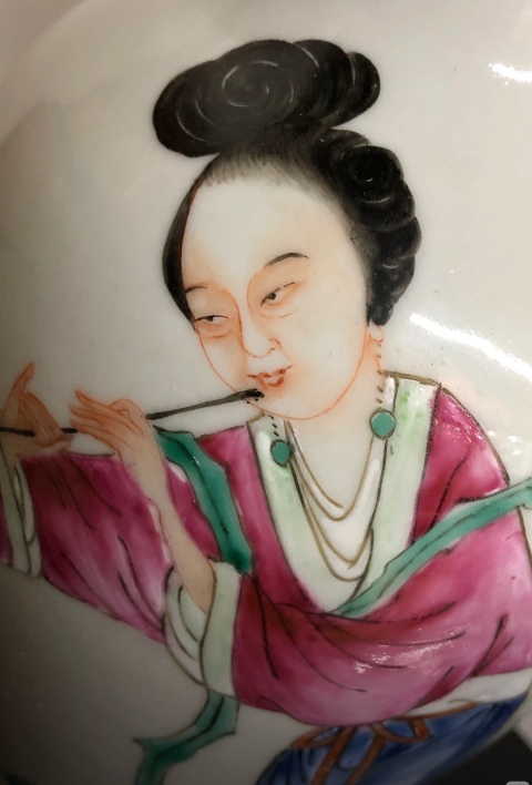 古玩陶瓷民國(guó)粉彩人物瓶拍賣,當(dāng)前價(jià)格2560元