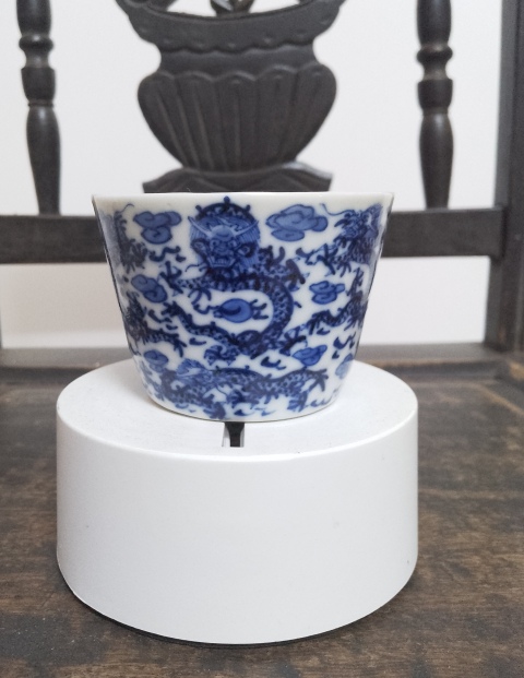 古玩陶瓷若深珍藏款龍紋青花杯拍賣，當前價格6000元