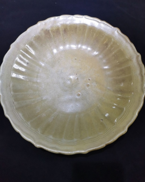 古玩陶瓷元龍泉窯花口盤拍賣,當前價格19800元