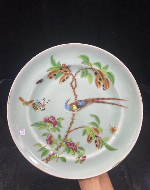 古玩陶瓷豆青釉廣彩花鳥紋折沿盤拍賣，當前價格2300元