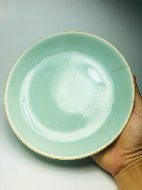 古玩陶瓷釉水漂亮豆青釉盤拍賣,當前價格588元