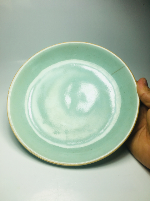 古玩陶瓷釉水漂亮豆青釉盤拍賣,當前價格588元