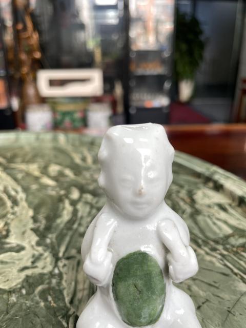 古玩陶瓷清代中晚期綠彩孩童擺件拍賣,當(dāng)前價(jià)格888元