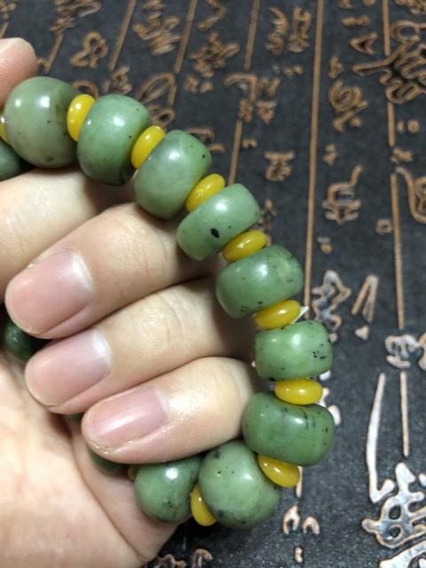 古玩玉器精品和田碧玉手串拍賣，當前價格188元