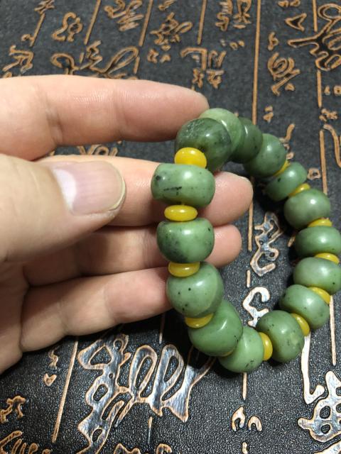 古玩玉器精品和田碧玉手串拍賣，當前價格188元