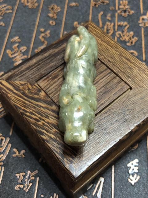 古玩玉器和田玉雕“臥犬”擺件拍賣,當(dāng)前價(jià)格266元