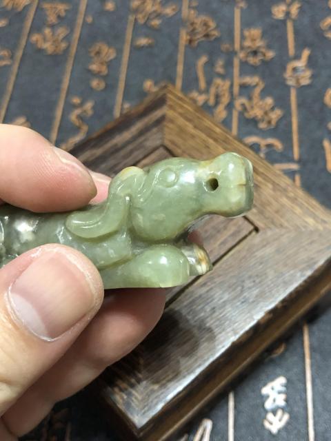 古玩玉器和田玉雕“臥犬”擺件拍賣,當(dāng)前價(jià)格266元