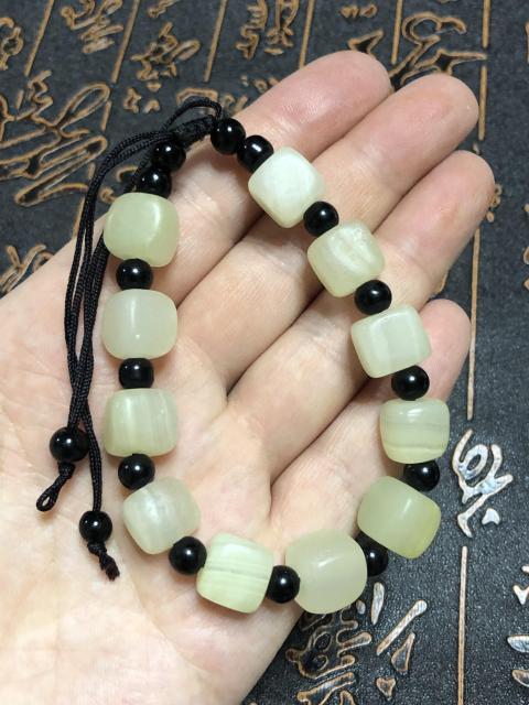 古玩玉器精品天然玉質(zhì)手串拍賣，當(dāng)前價格669元