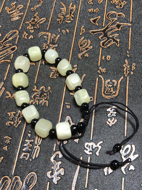古玩玉器精品天然玉質(zhì)手串拍賣，當(dāng)前價格669元