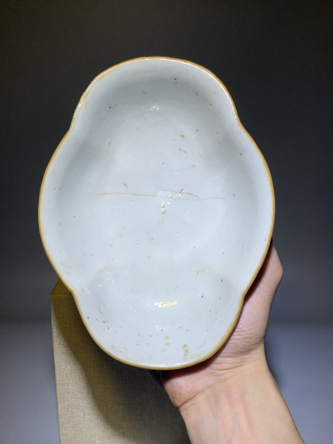 古玩陶瓷【特價處理】清代粉彩八寶紋海棠口供碗拍賣，當(dāng)前價格888元