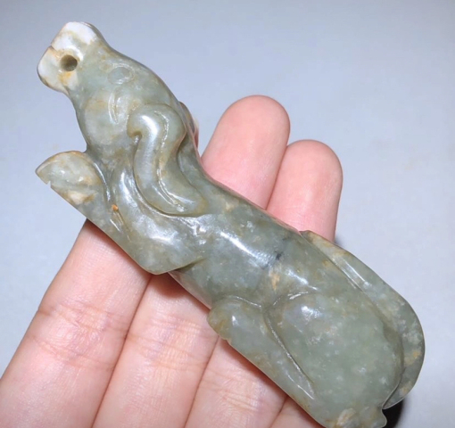 古玩玉器和田玉雕“臥犬”擺件拍賣,當(dāng)前價(jià)格266元