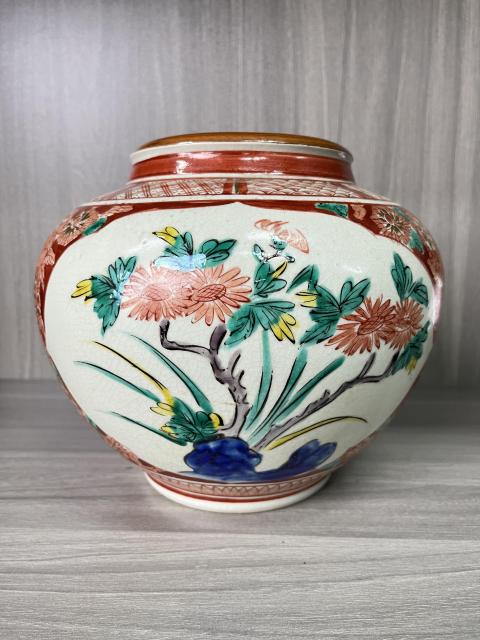 古玩陶瓷清晚期日本御窯九谷燒 仿明官窯五彩魚藻紋太白罐拍賣，當前價格680元