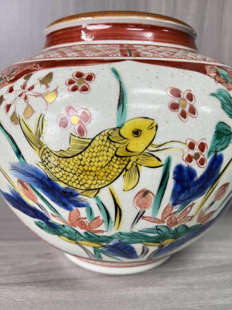 古玩陶瓷清晚期日本御窯九谷燒 仿明官窯五彩魚藻紋太白罐拍賣，當前價格680元