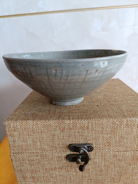古玩陶瓷館藏級(jí)北宋同安窯珠光青瓷雙面刻花碗拍賣(mài),當(dāng)前價(jià)格598元