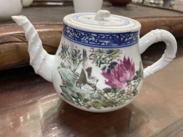古玩陶瓷淺絳彩花鳥詩文茶壺拍賣，當(dāng)前價(jià)格1800元