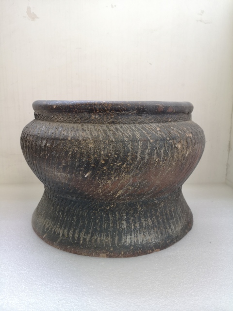 古玩陶瓷底座拍賣,當前價格850元