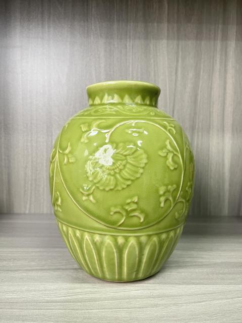古玩陶瓷晚清民國(guó)  龍泉釉刻花大罐拍賣(mài),當(dāng)前價(jià)格580元